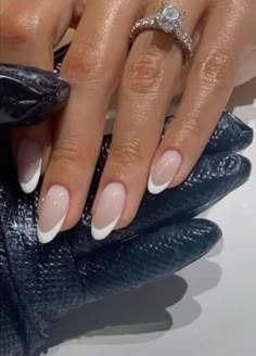 Short Classy Nails, Money Nails, Neutral Nails, Girls Nails, Stick On Nails, Minimalist Nails, Nails Short