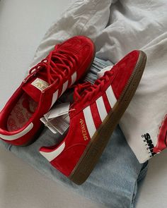 Red Adidas Shoes Women, Red Sneakers Aesthetic, Adidas Red Gazelle, Adidas Red Shoes, Red Spezial Adidas Outfit, Red Adidas Samba, Red Spezial Adidas, Adidas Spezial Red, Red Sambas Adidas