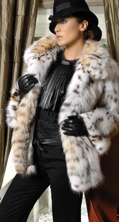 Avanti couture ~ Fur Coat Vintage, Fox Fur Coat, Basic Jackets, Vintage Fur, White Fur, Lynx, Instagram Foto