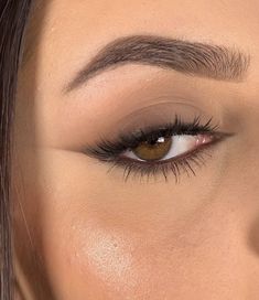 Simple Smokey Brown Eye, Brown Eyeshadow And Eyeliner, Best Makeup Look For Brown Eyes, Brown Eyes Makeup Aesthetic, Pretty Brown Eyeshadow Looks, Makeup Ideas Brown Eyeliner, Going Out Eyeshadow Looks, Eyeshadow Brown Looks, Brown Eyeliner Eyeshadow