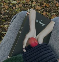 twilight book reading leaves tate brandy autumn Fall 2021 Aesthetic, Spooky Autumn Aesthetic, 2000s Autumn Aesthetic, Autumn Leaves Aesthetic, Fall Leaves Aesthetic, Abby Aesthetic, Autumn Vision Board, Twilight Woods