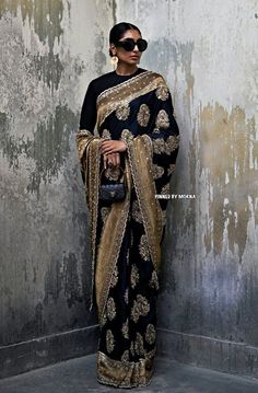 Sabyasachi Mukherjee - India 🇮🇳 Modest Saree, Writing Aesthetics, Sabyasachi Collection, Heavy Saree, Plain Sarees, Sabyasachi Mukherjee, Sasha Obama, Character Wardrobe