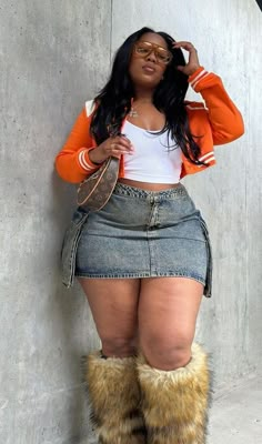 Plus Size Baddie Outfits, Mini Denim Skirt, Orange Sweater, Miniskirt Outfits, Curvy Women Outfits, Sweater White, Curvy Girl Fashion, Fur Boots, Curvy Girl Outfits