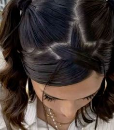 Cool Festival Hairstyles, Star Slick Back, Cute Hair Ideas For Straight Hair, Star Hair Parting, Star Part Hairstyle, Duckbill Clips Hairstyle, Star Part Hair, Pisces Hairstyle, Updos For Long Hair Casual