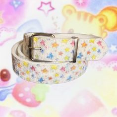 This belt is made of PU material and features colorful stars and embossed decorations. It's cute and youthful, making it a versatile accessory.Add a touch of playful charm to your wardrobe with this adorable PU belt. Adorned with vibrant stars and intricate embossed details, this belt is designed to infuse your outfit with a youthful and cute appeal. Its versatile design ensures it can be paired effortlessly with a variety of outfits, making it a must-have accessory in your collection.  Please n Gyaru Accessories, Cute Belts, Cute Belt, Steampunk Fashion Male, Gothic Skirts, Gyaru Fashion, Tie Necklace, Steampunk Accessories, Dream Style