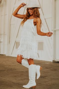 White Fringe Dress Outfit, Short Wedding Dresses With Boots, White Fringe Dress Short, White Dresses Country, Short Wedding Dress With Cowgirl Boots, Country Bridal Shower Outfit, Reception Dress Western, Country Reception Dress, White Party Outfit Summer