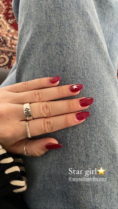 Star On Ring Finger Nails, Red Nails With A Star, Nails With Star On Ring Finger, Red Nails White Star, Short Nail Inspo Red, Red Nails With White Star, Nails W Stars, Red Nails With Star, Red Nails With Stars