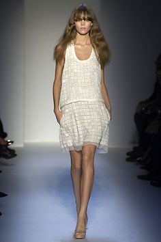 Spring 2007 Ready-to-Wear  Pringle of Scotland - Runway Cocktail Outfits, Freja Beha, Freja Beha Erichsen, Pringle Of Scotland, Cocktail Outfit, Moda Fashion, Modern Luxury, Girl Power, Sleeveless Formal Dress