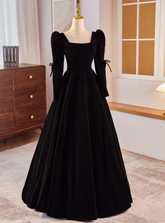 Long Black Gown Dress, Prom Dresses Black Long Sleeve, Black Velvet Ball Gown, Black Long Sleeve Dress Formal, Winter Gowns Formal, Sleeves Design For Gown, Black Gown Aesthetic, Corset Ball Dress, Long Sleeve Ball Dress