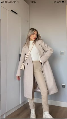 Baguio Outfit, Cold Outfit, Chicago Outfit, Trendy Outfits Indian, New Look Fashion, Classy Winter Outfits, Women Blouses Fashion