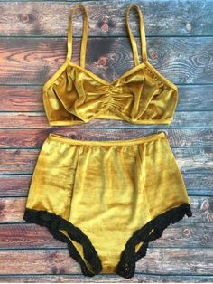 Lingerie Box, Velvet Lingerie, Velvet Bra, Bedtime Ritual, Lingerie Inspiration, Swimsuits High Waisted, Pretty Lingerie, Lace Hem, Bra Set