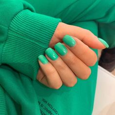 Green Nails Sns, Gel X Designs, Kelly Green Nails, Spring Nail Color Ideas, Gel X Nail Ideas, Bold Nail Colors, Bright Green Nails, Summer Green Nails, Nail Polish Green