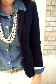 Mode Tips, Wardrobe Classic, Classic Wardrobe, New Fashion Trends, Chambray Shirt, 가을 패션