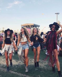 What to wear to Coachella 43 outfit ideas #Coachella #boho #outfit Country Music Outfits, Stagecoach Outfit, Country Music Festival Outfits, Stagecoach Festival, Cochella Outfits, Country Concert Outfits, Boho Festival Outfit