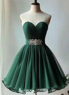 Dark Green Beaded Chiffon Sweetheart Party Dress, Green Homecominig Dress Emerald Green Homecoming Dresses, Botas Outfit, Green Homecoming Dress, Party Dress Green, Strapless Homecoming Dresses, Long Party Gowns, Green Evening Gowns, Green Formal Dresses, Mermaid Prom Dresses Lace