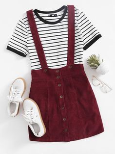 Falda con botones Pinafore Skirt, Mode Inspo, Mode Vintage, Ladies Dress Design, Mode Inspiration, Fjallraven Kanken, Teen Fashion Outfits, Outfits Casuales, Cute Fashion