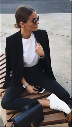 Casual Elegant Style, Stile Casual Chic, Casual Chic Outfits, Looks Black, Business Outfit, Black Women Fashion, Blazer Outfits