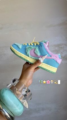 Pretty Sneakers, Trendy Shoes Sneakers, Pretty Shoes Sneakers, Shoes Outfit Fashion, Cute Nike Shoes, Shoes Outfit, Fresh Shoes, Cute Sneakers, Hype Shoes