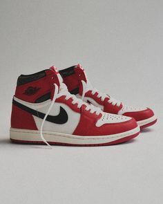 Sneakers Jordan 1, Nike Shoes Jordans Red, Air Jordans Photography, Jordan 1 Retro High Og Lost And Found, Chicago Red Jordans, Air Jordons1, Best Jordans To Buy, Nike Air Jordan 1 Lost And Found, Buty Nike Jordan