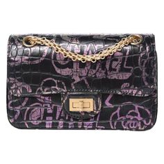 Chanel Graffiti, Chanel Crossbody Bag, Pink Graffiti, Chanel Handbags Classic, Chanel Crossbody, Best Designer Bags, Vintage Chanel Handbags, Chanel Brand, Vintage Crossbody Bag