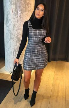 #Winter#WinterOutfits#Fashion2024#SeasonalFashion#WinterTrends#StyleTips#ColdWeatherOutfits#Skirts#Layering#MidiSkirtsIdeas#OutFitIdeas#WinterFashion#WinterOutfitsAesthetic#WinterOutfitsKorean#WinterOutfitsForWomen#ChristmasOutfit Plaid Dress Outfit Fall, Plaid Dress Outfit, Dress Outfit Fall, Eyeliner Makeup, Fall Dress Outfit, Fashion Fail, Black Tweed, No Eyeliner Makeup, Outfit Fall