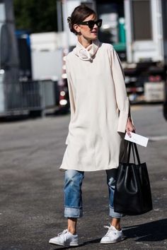 Beige Sweater Dress, How To Wear Sneakers, Street Wear Outfits, Net Fashion, Outfit Jeans, Looks Street Style