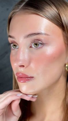 Glossier Wedding Makeup, Makeup Glowy, Lip Blush, Makeup Idea, Soft Makeup