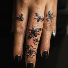 Small Finger Tattoos Tattoo Design Set Unique Finger Tattoos For Women, Bee Finger Tattoo, Masc Tattoos, Insect Tattoo Design, Arm Sleeves For Women, American Traditional Tattoo Ideas, Traditional Tattoo Ideas, Small Finger Tattoos, Hand And Finger Tattoos