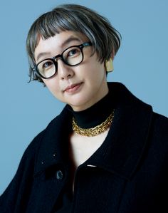 クリアなブレンドカラーで唯一無二のスタイルに - �ビューティ特集 | SPUR Flapper Hair, Buzzed Hair, Creative Outfits, Hair Inspiration Short, Growing Tips, Hair Appointment, Cut Image, Hair Designs