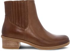 A full waterproof construction lends these women's Dansko Daisie boots all-weather versatility  while their durable  stain-resistant leather keeps the look timeless and polished season after season. Womens Casual Boots, Womens Size Chart, Chelsea Boot, Rei Co-op, Leather Cover, Casual Boots, Stacked Heel, Chelsea Boots, Memory Foam