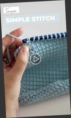 someone is crocheting the stitchs on a knitted blanket with text overlay that reads, simple stitch