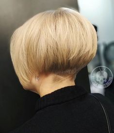 Short Stacked Undercut Bob Stacked Undercut, Bob Undercut, Undercut Bob Haircut, Red Bob Hair, Shaved Bob, Bob Ideas, Short Stacked Bobs, Undercut Bob, Stacked Bob Hairstyles