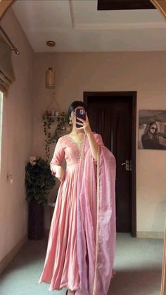 ladies outfit Pink Anarkali, Casual Indian Fashion, Desi Fashion Casual, Fashion Top Outfits, Traditional Indian Outfits, Dupatta Set, Designer Dresses Casual