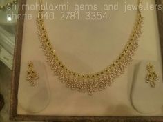 J Tanjore Jewellery, Pearls Chains, Pretty Gold Necklaces, Fancy Jewelry Necklace, Pearl Jewelry Design, Beautiful Gold Necklaces