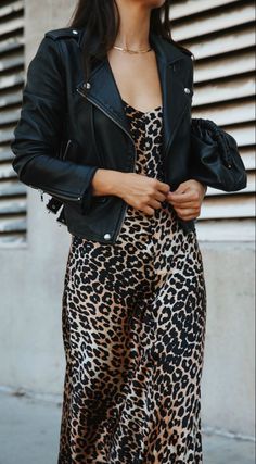 Andee Layne, Edgy Woman, Trendy Date Night Outfit, Date Night Outfit Ideas, Night Outfit Ideas, Leopard Print Outfits, Street Style Edgy, Cooler Look, Womens Fashion Edgy