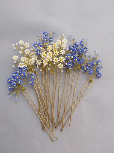 Hair Pins Wedding, Daisy Hair, Character Aesthetics, Bijoux Diy, Hair Pin, Forget Me Not, Jewelry Inspo, Pretty Jewellery, Cute Jewelry