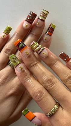 Nails Acrylic Earthy, Erykah Badu Inspired Nails, Mixed Shape Nails, Nail Inspo No Charms, Short And Long Nails Together, Hippy Acrylic Nails, Grunge Fall Nails, Earthy Short Nails, Earthy Nail Ideas