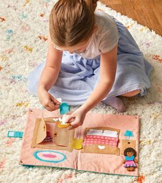 Sewing Doll And House Template, Diy Felt Doll House, Felt Doll House Pattern Free, Fabric Doll House Pattern Free Printable, Handmade Gifts For Children, Diy Paper Doll House, Fabric Paper Dolls, Fabric Toys Diy, Miniature Camping