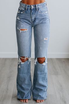 Thea Flying Monkey Jeans – Wild Oak Boutique Lose Jean Outfit, Hoco Outfit Ideas, Casual Night Outfit, Cute Outfits Comfy, Hoco Jeans, Outfit Ideas With Jeans, Jeans Outfit Ideas, Ripped Jeans Style, Casual Country Outfits