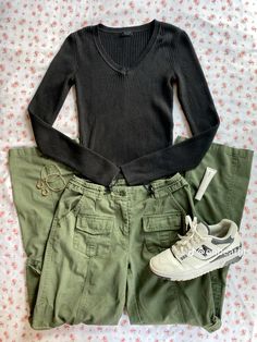 Green Tube Top Outfit, Tube Top Outfits, Lululemon Outfits, Girls Fall Outfits, Lazy Outfits, Clothes Ideas, Clothing Hacks, Casual Style Outfits