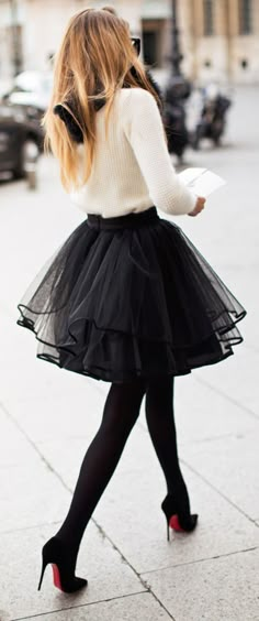 The Real Catwalk: Street Fashion Rok Midi, Tule Rok, Gonna In Tulle, Skirt Tutu, Skirt Tulle, Skirt Denim, Bohol, Looks Black, 가을 패션