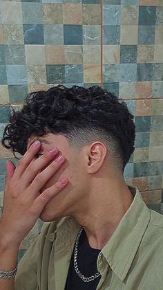 Hai Tattoo, Hair Types Men, Curly Hair Fade, Mens Haircuts Short Hair, Trendy Mens Haircuts