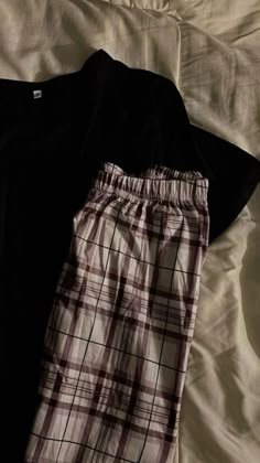 Pajamas Aesthetic, Cute Sleepwear, Clueless Outfits, Cute Pajama Sets, Night Dress For Women, Casual Day Outfits, Quick Outfits, Easy Trendy Outfits, Modest Fashion Outfits