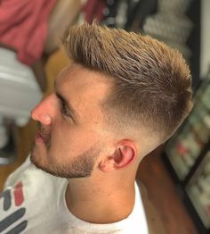 Skinfade Haircut Men Short, Skinfade Haircut Men, Mens Haircut Shorter On Sides, Hispanic Men Haircut, Very Short Hairstyles For Men, High Fade Haircut Mens, Very Short Hairstyles, Short Fade Haircut, Men Styling