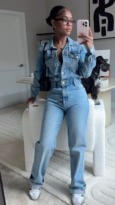 Put Together Outfits Black Women, Casual Outfit For Black Woman, Mom Jeans Black Women, Denim Sneakers Outfit Women, Modest Casual Outfits Jeans, Button Down Shirt And Jeans Outfit, Put Together Casual Outfits, Cute Jean Outfits Black Women, Outfit Inspired Black Women