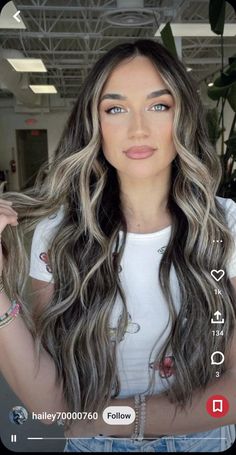 Balyage Long Hair, Summer Brunette, Balayage Straight, Balayage Long Hair, Hair With Highlights, Brunette Balayage Hair, Haircut Styles, Wavy Hairstyles