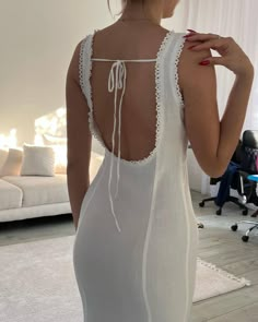 It Girl Dress, Aesthetic White Dress, Aesthetic Lipstick, Rockstars Gf, Gf Aesthetic, Aesthetic Downtown Girl, It Girl Aesthetic, Aesthetic Downtown, Coquette Dress