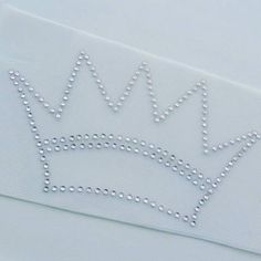 This listing is for one Large Crown Rhinestone Appliqué in color of choice. Appliqué measures approximately 5.75 x 3.75 inches. Contact me for requests, quotes and/or larger quantities. Can be pressed or ironed onto any material than can withstand high heat. Please consult material labeling prior to application. Iron on Instructions and Care Recommendations are included. Horseshoe Decorations, Diy Birthday Crown, Baby Decorations, Crown Diy, Birthday Wishes For Kids, Crown Images, Princess Cookies, Wedding Horseshoes, Anniversaire Diy