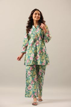 Cotton Loungewear Indian, Cotton Suit Designs, Tops Outfit, Co Ords Outfits, Cotton Loungewear, Stylish Loungewear, Suit Designs, Loungewear Set, Floral Print Tops