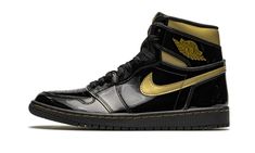 The Air Jordan 1 High OG “Black/Metallic Gold” is one of several exciting colorways from Jordan Brand’s Holiday 2020 collection.  A luxurious take on Michael Jordan’s first signature shoe in the coveted high-top silhouette, the “Black/Metallic Gold” employs premium black patent leather on the entire upper, including the perforated toe, mid-panel, and heel.  The look is reminiscent of the Jordan 1 Mid from 2003 that featured the same black leather upper with Metallic Gold accenting.  Like that re Air Jordan 1 High Black, Metallic Gold Shoes, Nike Airmax 95, Sneaker Ball, Mid Shoes, Jordan 1 Black, My Shoe Collection, Styles Of Clothes, Converse Run Star